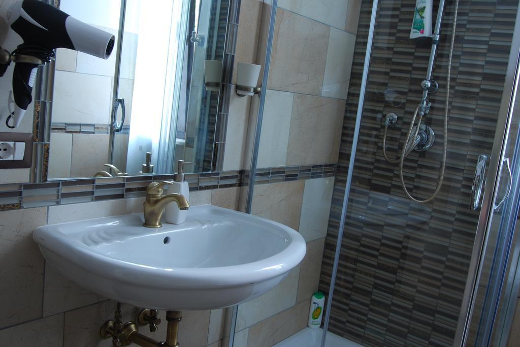 Hotel A Due Passi Dal Porto Civitavecchia Zewnętrze zdjęcie
